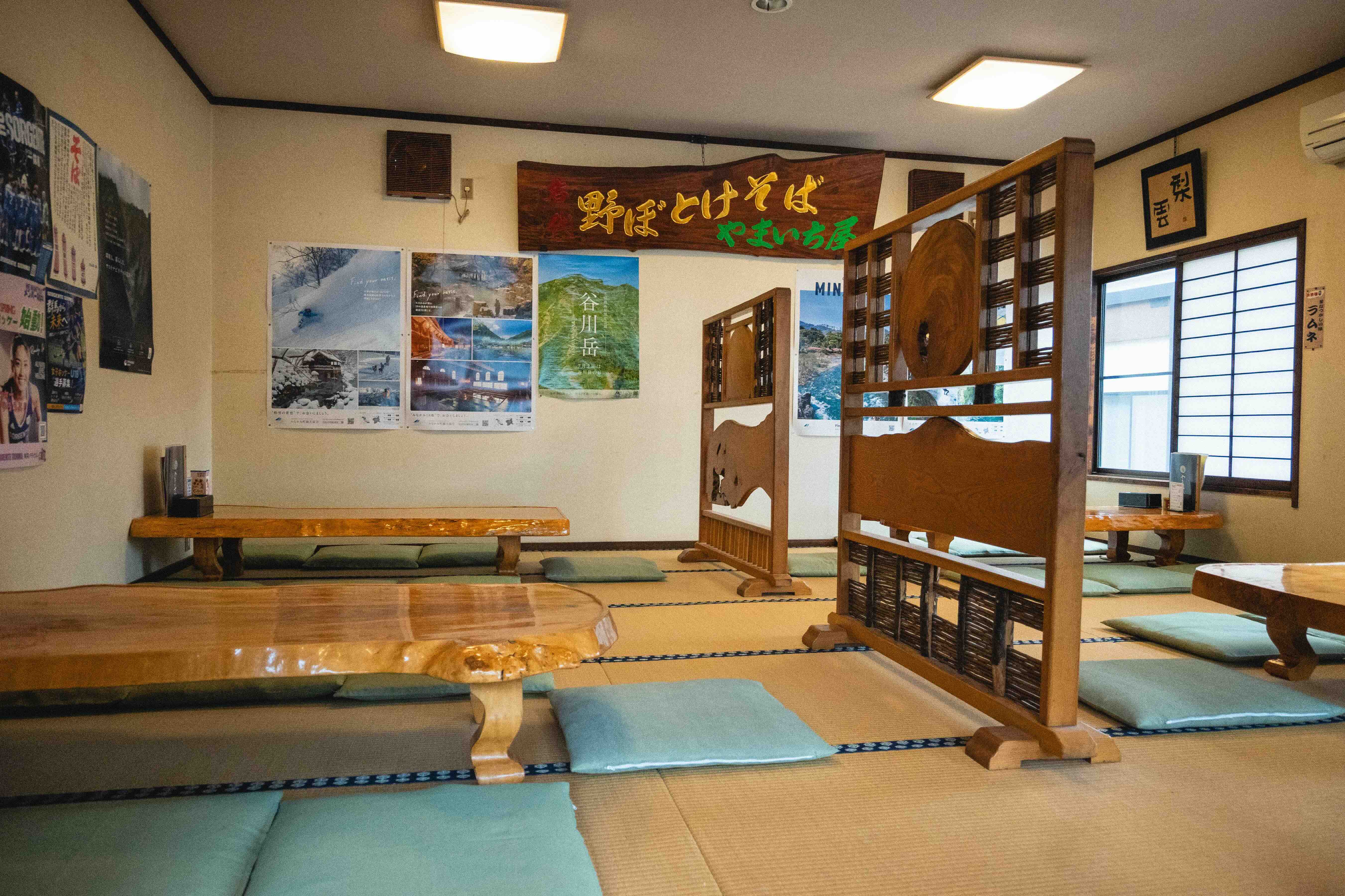 店舗内観2